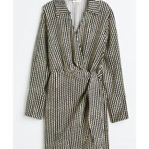 H&M Wrap Shirt Dress Size Small Long Sleeve Wavy Pattern Career Business Casual